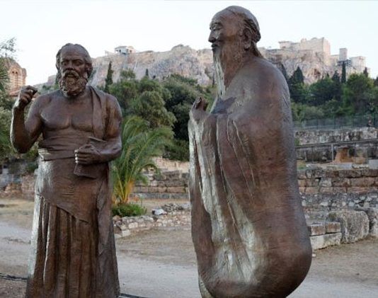 SÓCRATES Y CONFUCIO Sócrates y Confucio